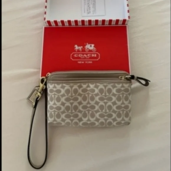 NWT Coach Ashley Ruched Leather Shoulder Bag W/2 Freebies - Picture 12 of 13